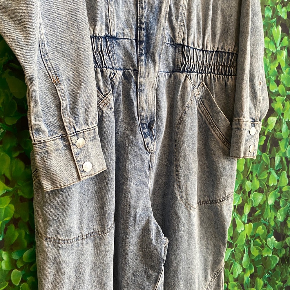 Forever 21 - Denim Jumpsuit (curvy size) - Picture 3 of 8